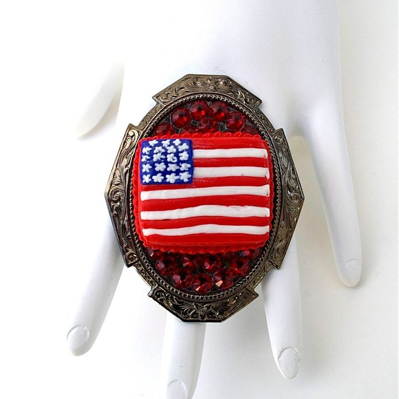 USA CAKE SWAROVSKI RHINESTONE RING - Picture 2 of 3